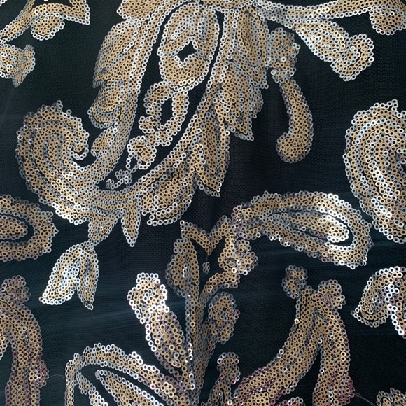 Forever 21 Sequined Gold Crop Top - Picture 2 of 5